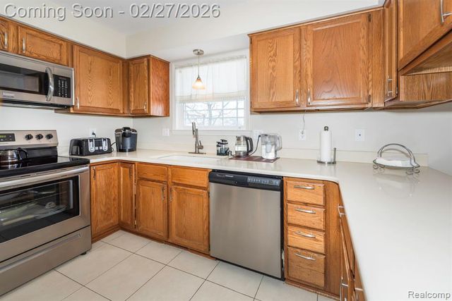 8203 Barrington Drive, Ypsilanti, MI 48198