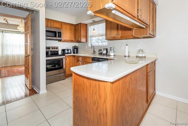 8203 Barrington Drive, Ypsilanti, MI 48198