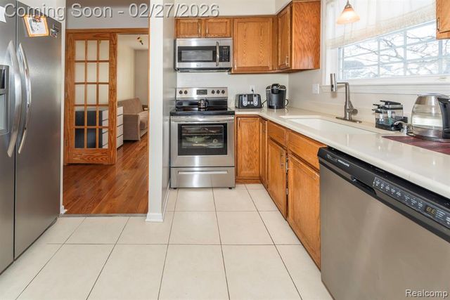 8203 Barrington Drive, Ypsilanti, MI 48198