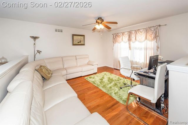 8203 Barrington Drive, Ypsilanti, MI 48198