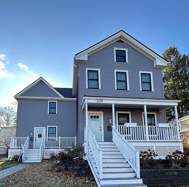 205 Park St 2, Boston, MA 02132