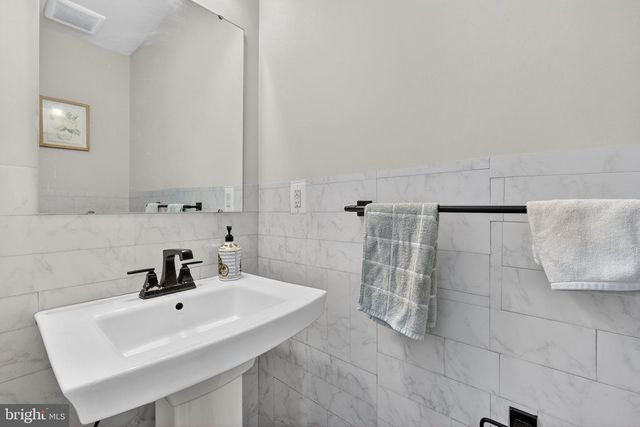 9599 TALL OAKS RD, Montgomery Village, MD 20886