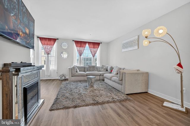 9599 TALL OAKS RD, Montgomery Village, MD 20886