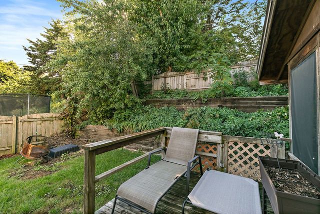 14 Woodridge Lane, Streamwood, IL 60107