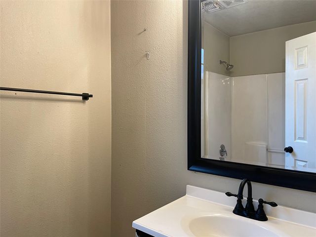 1210 Bridge Street, Brenham, TX 77833