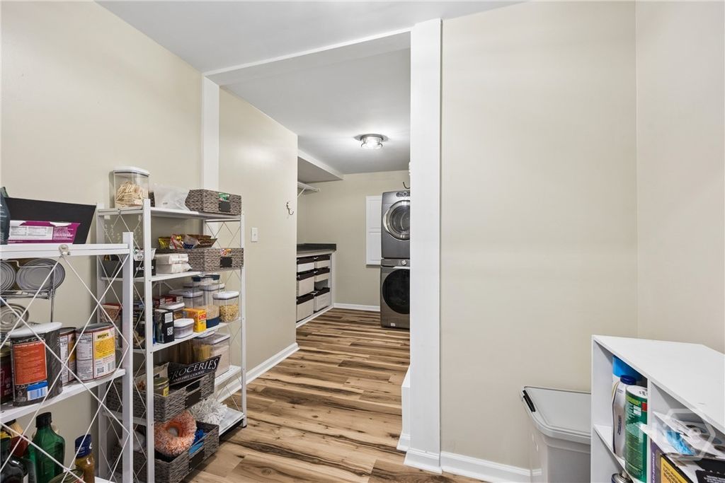 Image 9 of property listing at 304 Grist Mill Court, Rincon, GA 31326