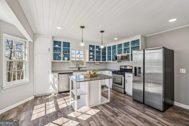 504 Tara Court, Woodstock, GA 30188