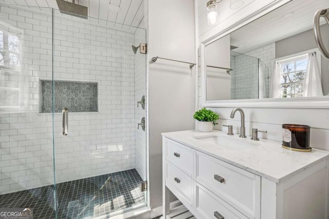 504 Tara Court, Woodstock, GA 30188