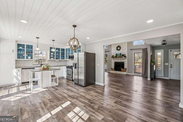 504 Tara Court, Woodstock, GA 30188