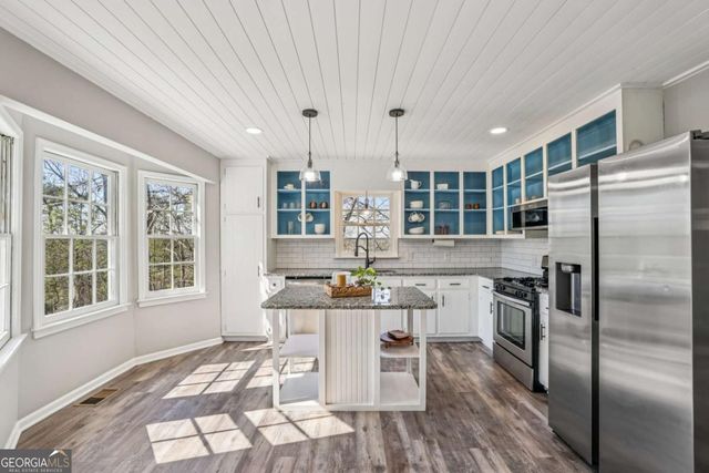 504 Tara Court, Woodstock, GA 30188