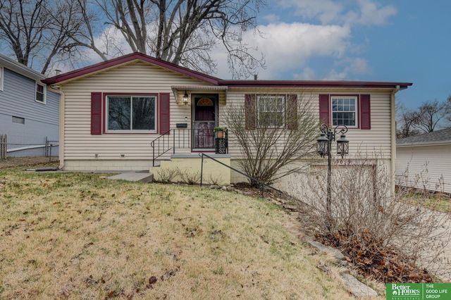 9059 valley Street, Omaha, NE 68124