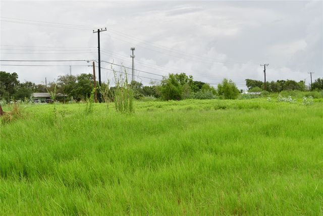 135 Castle Oak, Rockport, TX 78382