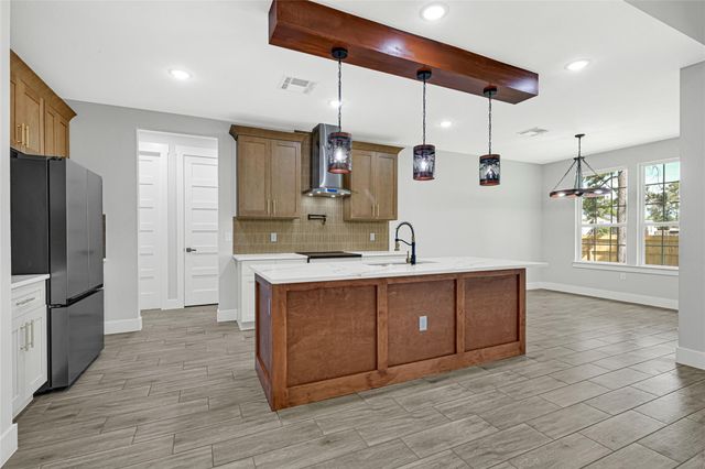 222 Brook Park Drive, Conroe, TX 77303