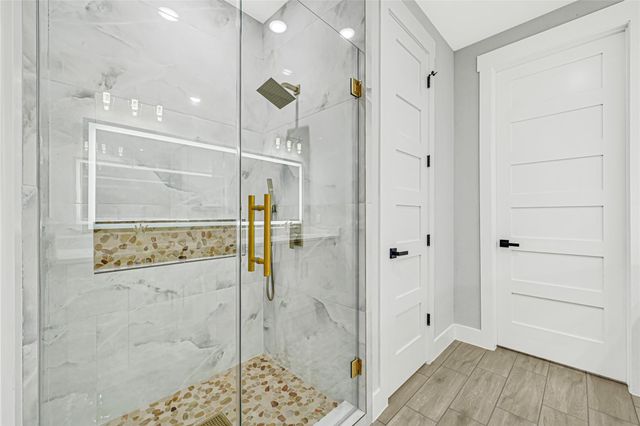 222 Brook Park Drive, Conroe, TX 77303