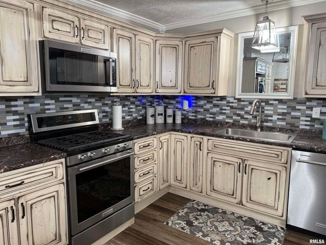 601 FRANKLIN Avenue, West Frankfort, IL 62896