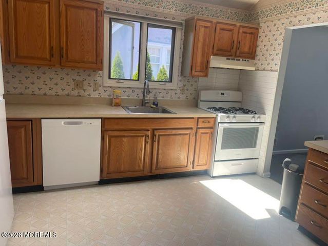256 Lawrence Avenue, Oakhurst, NJ 07755