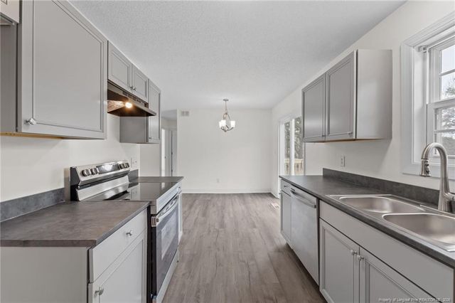 122 Fullers Way, Aberdeen, NC 28315