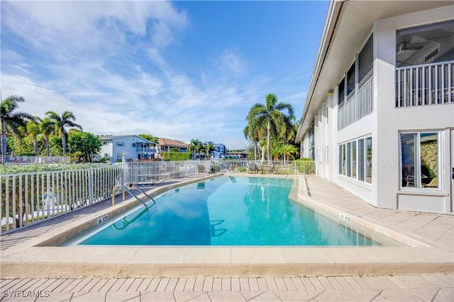 1686 Blue Point AVE A1, Naples, FL 34102