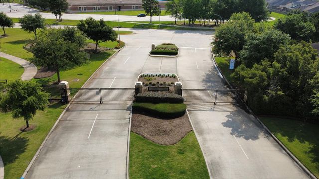 31826 Windwood Park Lane, Spring, TX 77386
