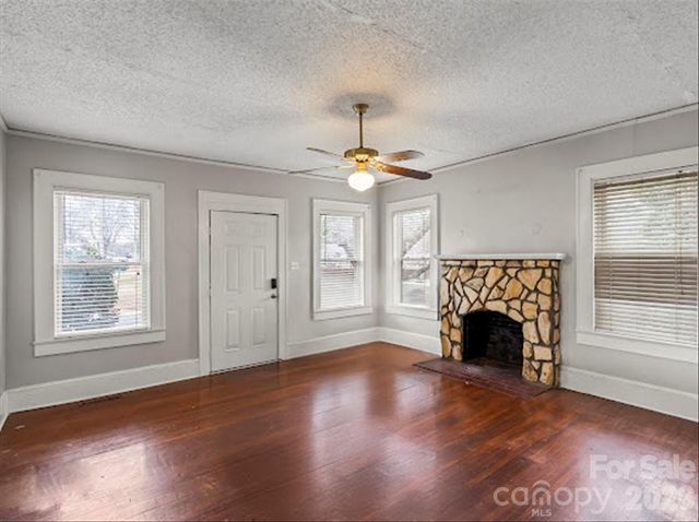 322 Salisbury Road, Statesville, NC 28677