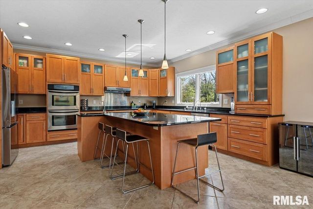 2333 Waterbury Pond Court, Springfield, IL 62711