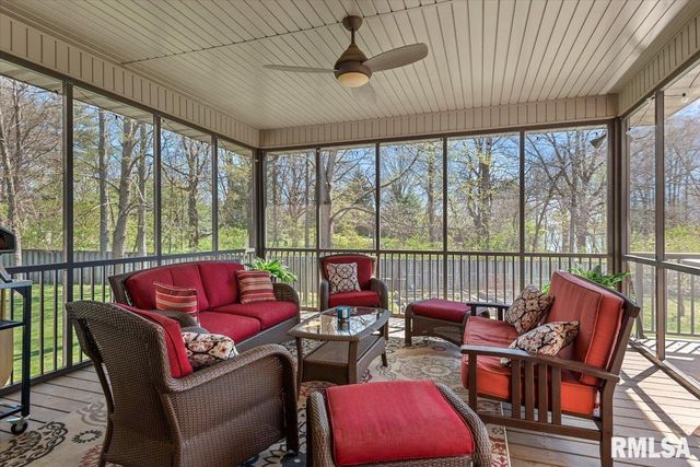 2333 Waterbury Pond Court, Springfield, IL 62711