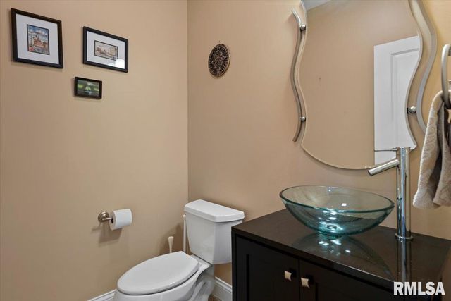 2333 Waterbury Pond Court, Springfield, IL 62711