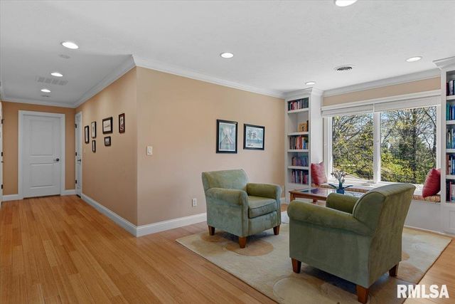 2333 Waterbury Pond Court, Springfield, IL 62711
