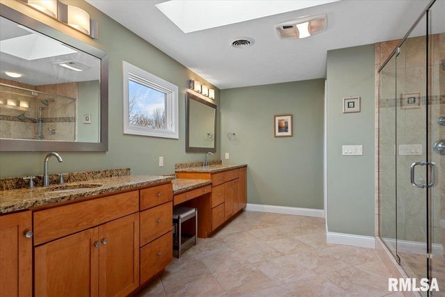 2333 Waterbury Pond Court, Springfield, IL 62711