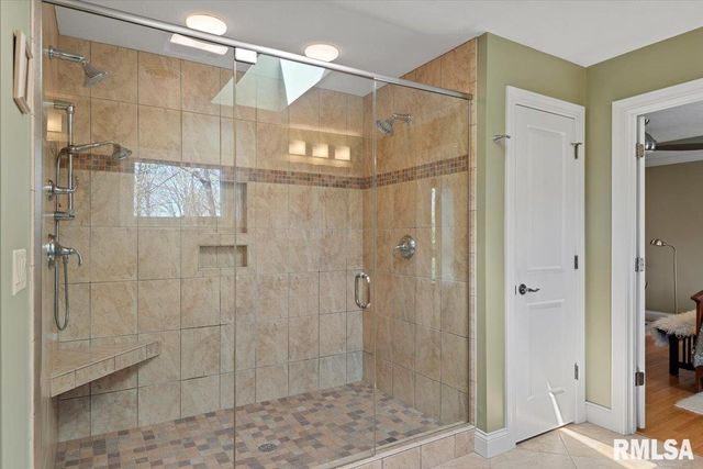 2333 Waterbury Pond Court, Springfield, IL 62711