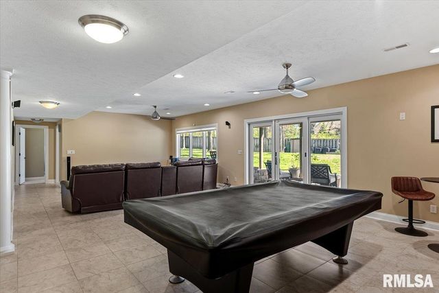 2333 Waterbury Pond Court, Springfield, IL 62711