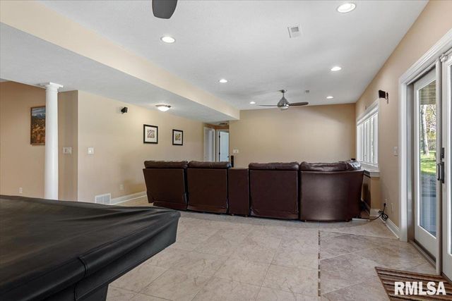 2333 Waterbury Pond Court, Springfield, IL 62711