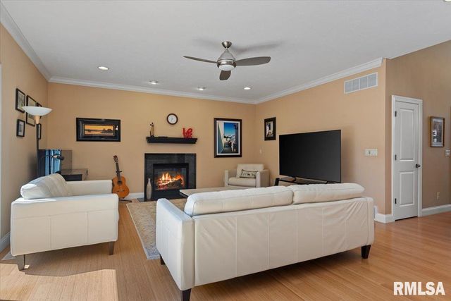 2333 Waterbury Pond Court, Springfield, IL 62711