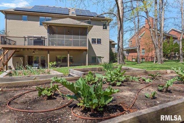 2333 Waterbury Pond Court, Springfield, IL 62711