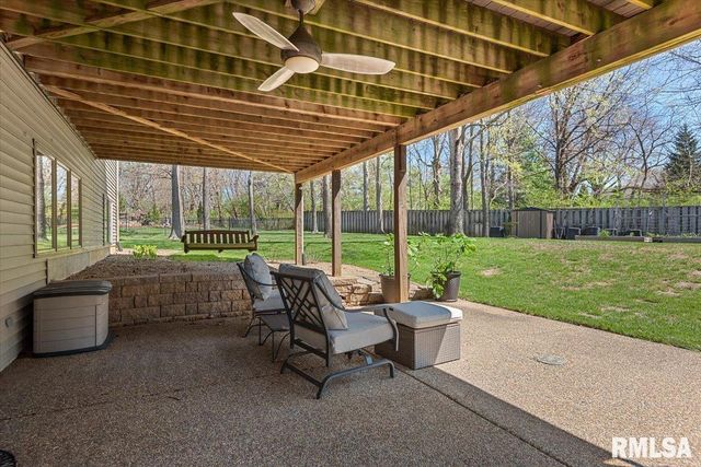 2333 Waterbury Pond Court, Springfield, IL 62711