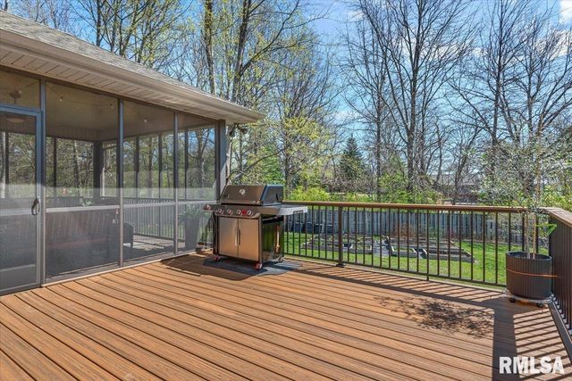 2333 Waterbury Pond Court, Springfield, IL 62711