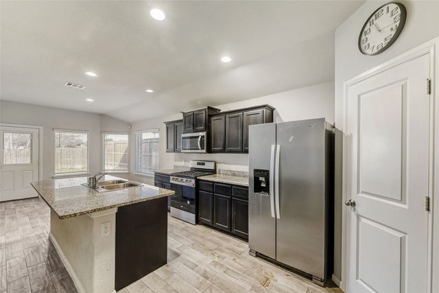 8213 Muddy Creek Drive, Fort Worth, TX 76131