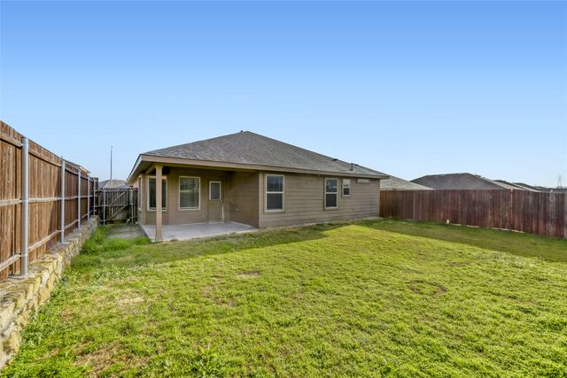 8213 Muddy Creek Drive, Fort Worth, TX 76131