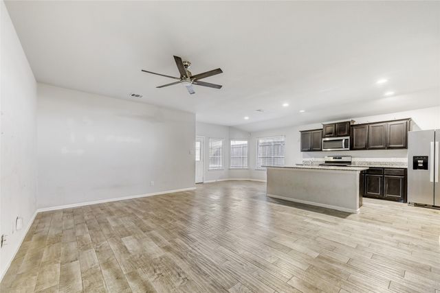 8213 Muddy Creek Drive, Fort Worth, TX 76131