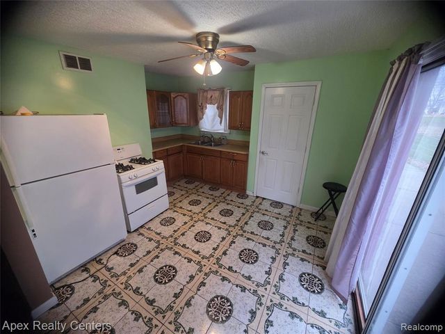 18948 Wall Street, Melvindale, MI 48122