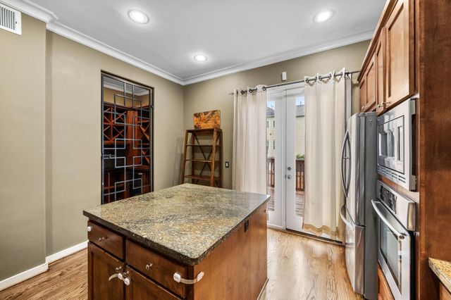 510 Jackson Hill Street, Houston, TX 77007