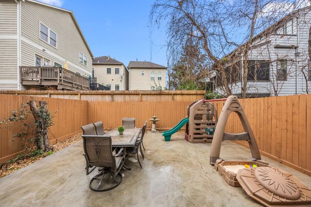 510 Jackson Hill Street, Houston, TX 77007