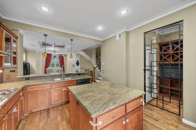 510 Jackson Hill Street, Houston, TX 77007