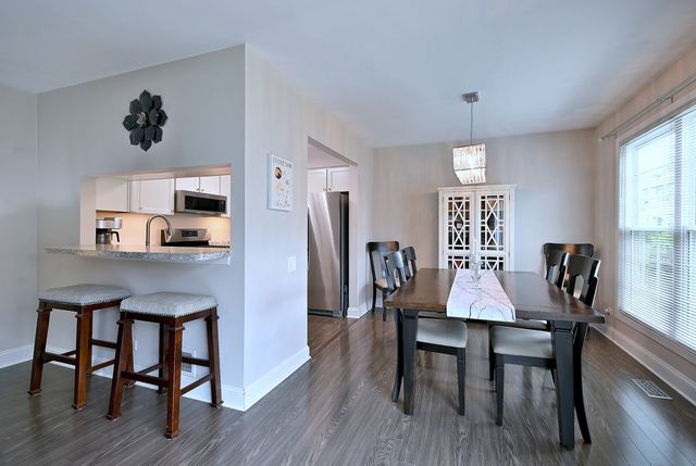 1475 Garnet Circle 1454, Hoffman Estates, IL 60192
