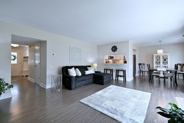 1475 Garnet Circle 1454, Hoffman Estates, IL 60192