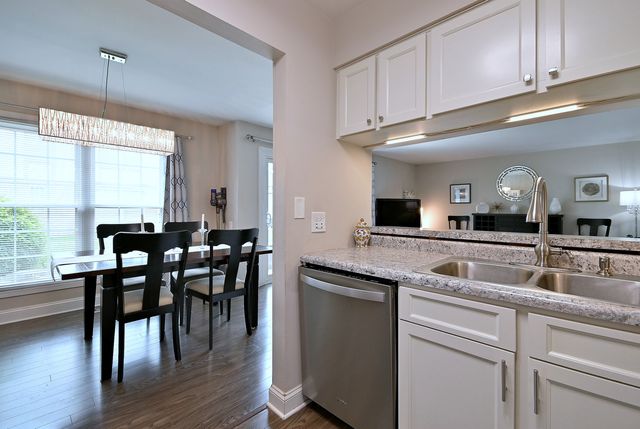 1475 Garnet Circle 1454, Hoffman Estates, IL 60192