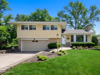 417 Naperville Road, Clarendon Hills, IL 60514