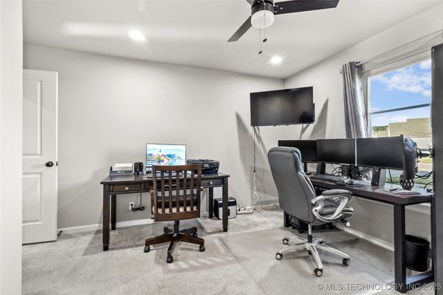 3053 N Front Road, Catoosa, OK 74015