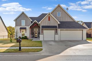 3053 N Front Road, Catoosa, OK 74015