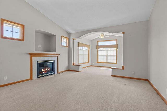 551 Holly Lane N, Oakdale, MN 55128